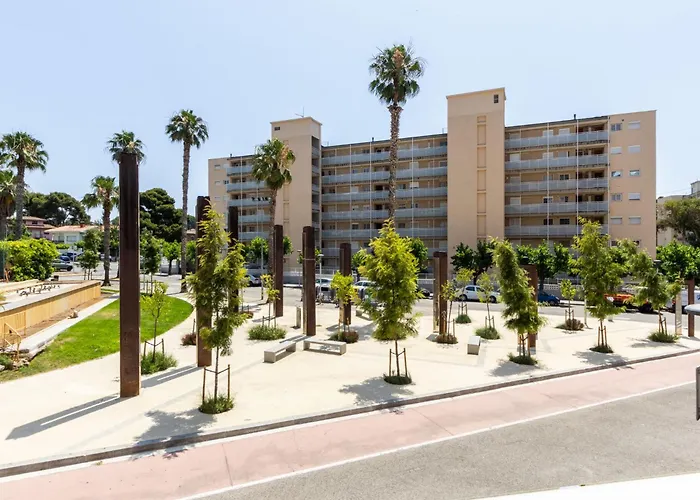 California 2 By Interhome * سالو